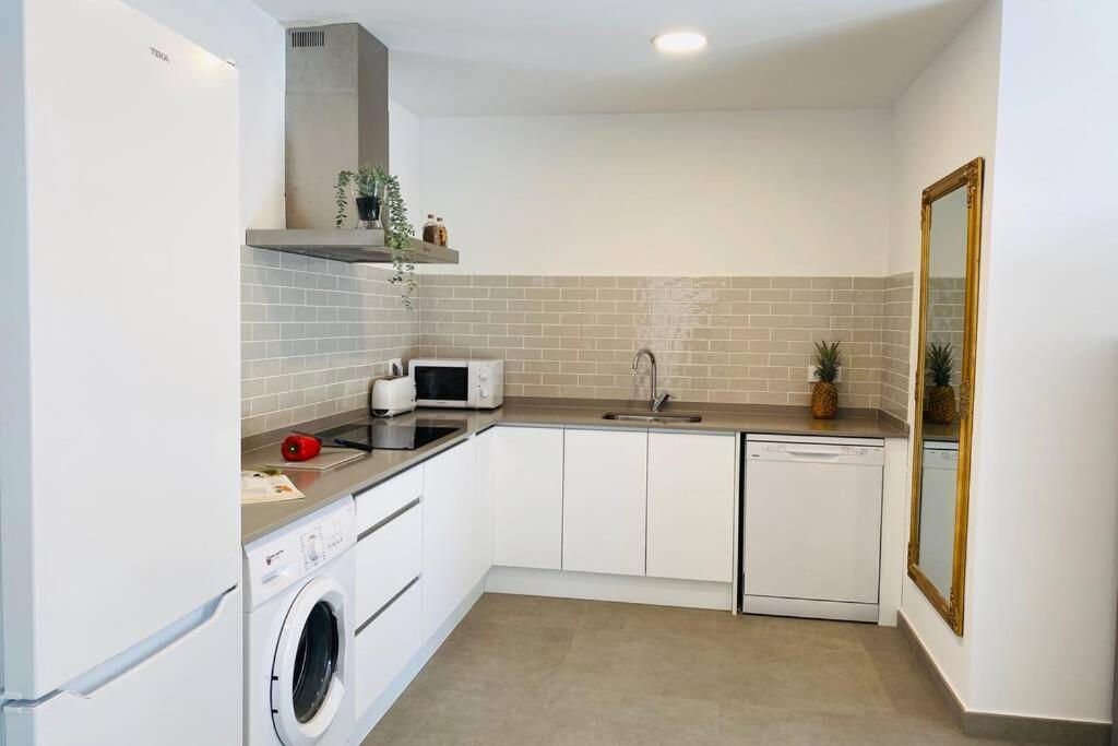 70 M2, Apartamento Cerca De La Playa, Apto Minusvalidos. Roses Dış mekan fotoğraf