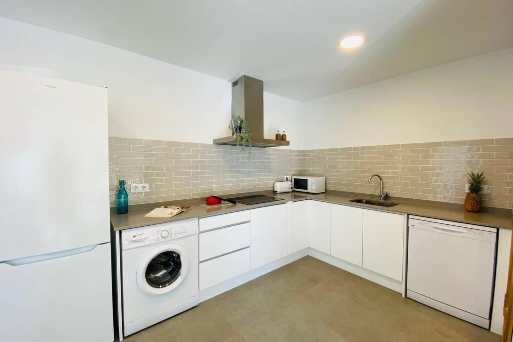 70 M2, Apartamento Cerca De La Playa, Apto Minusvalidos. Roses Dış mekan fotoğraf